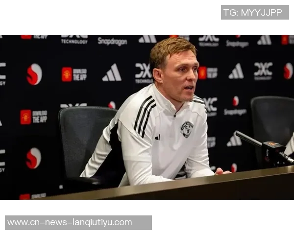 曼联或将选择具备英超执教经验的新主帅以重振球队士气