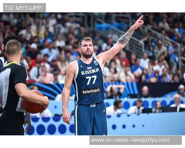 詹姆斯分享与东契奇里夫斯配合心得期待弱侧接球机会 詹姆斯分享与东契奇里夫斯配合心得期待弱侧接球机会